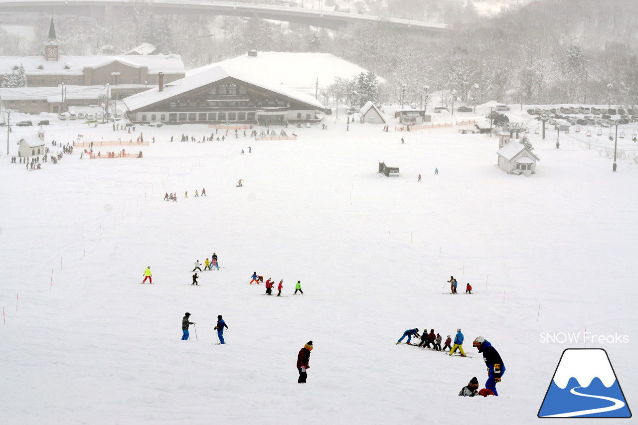 かもい岳スキー場 山頂から東西へ滑り降りる変化に富んだオールラウンドゲレンデ！